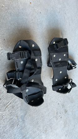 Lawn aerator shoes