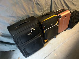Luggage/suitcases. Four pieces.