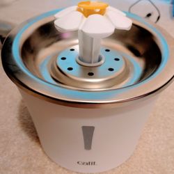 Catit Stainless Steel Water Fountain With Glow In The Dark Nightlight 