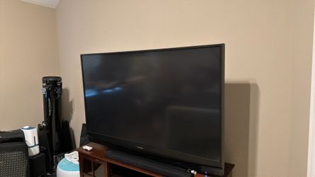 Mitsubishi back projection TV 60”