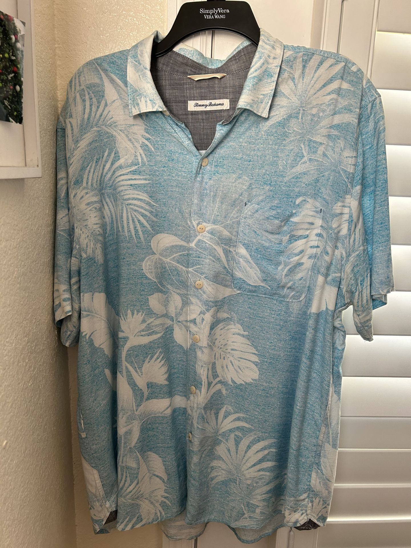 Men’s Tommy Bahama Shirt XL