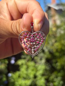 925 Vintage Heart Pendant w/ Natural Stones