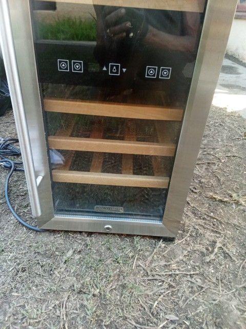 KOLD front Wine Chiller