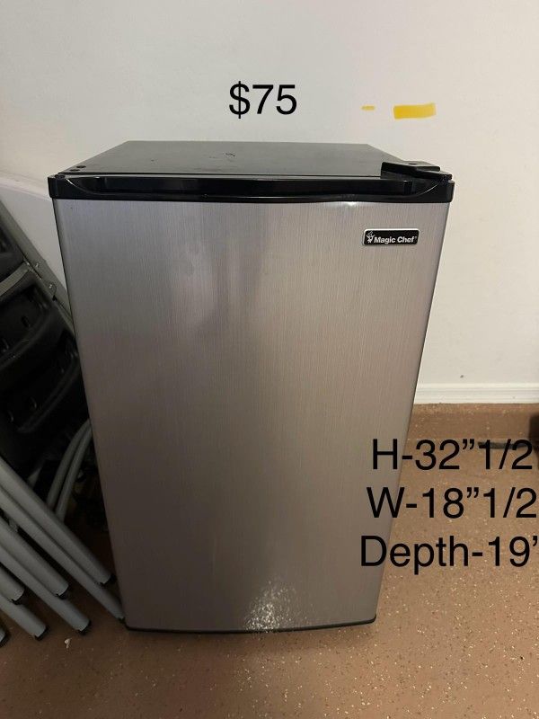 Mini Fridge 
