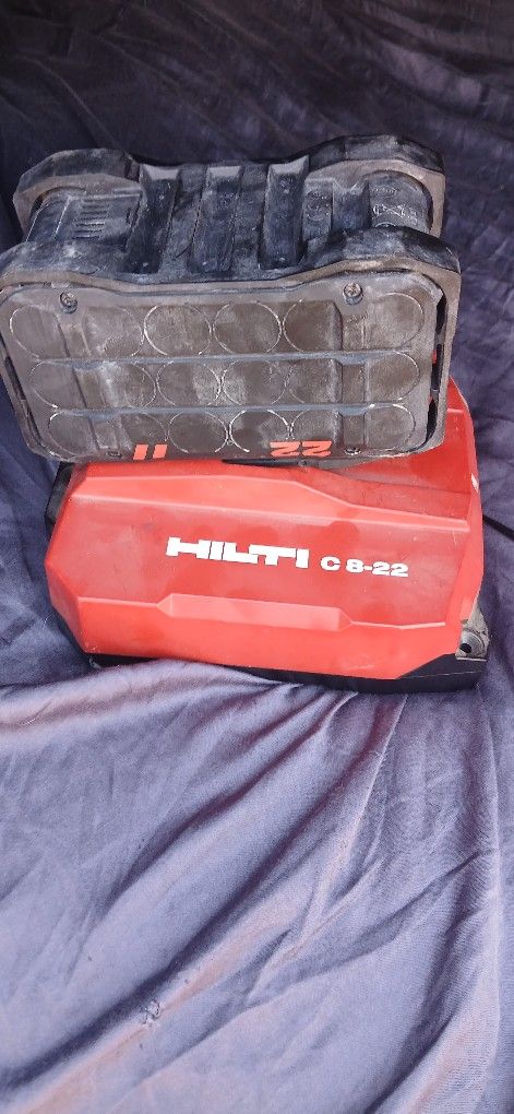 Hilti C 8-22 Charger And Battery.