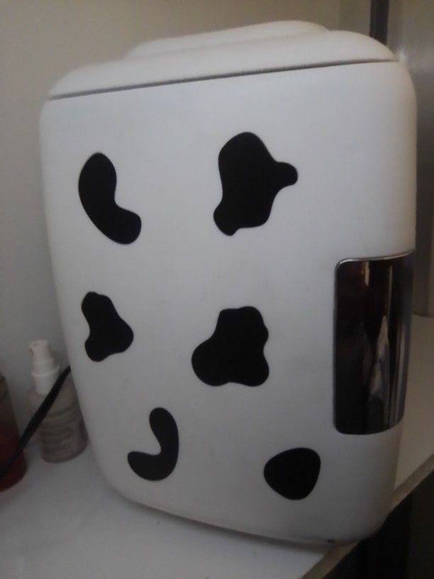 cooluli cow mini fridge