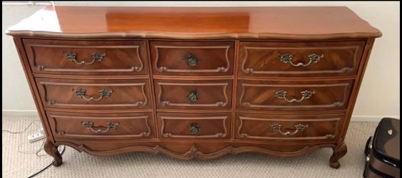 Vintage dresser