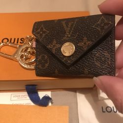 🤎L…..V Kirigami B@g Charm/Keych@in🤎