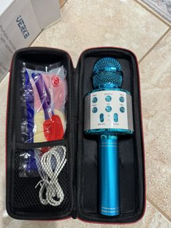 Karaoke Microphone With Speaker Toy