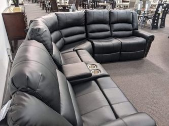 New Recliner Sectional Couch! Free Delivery 🚚!