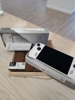 ASUS ROG Ally Handheld – $799 ➡️ $599 + Full Warranty 🔥