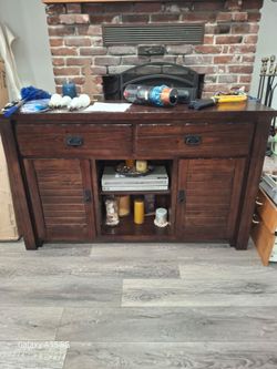 (Free) TV stand