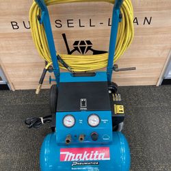 MAKITA MAC5200 Big Bore 5.2 Gal. 140 PSI 3.0 HP Single Tank Air Compressor