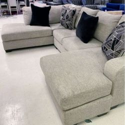 Megginson Storm LAF Sectional

by Ashley 