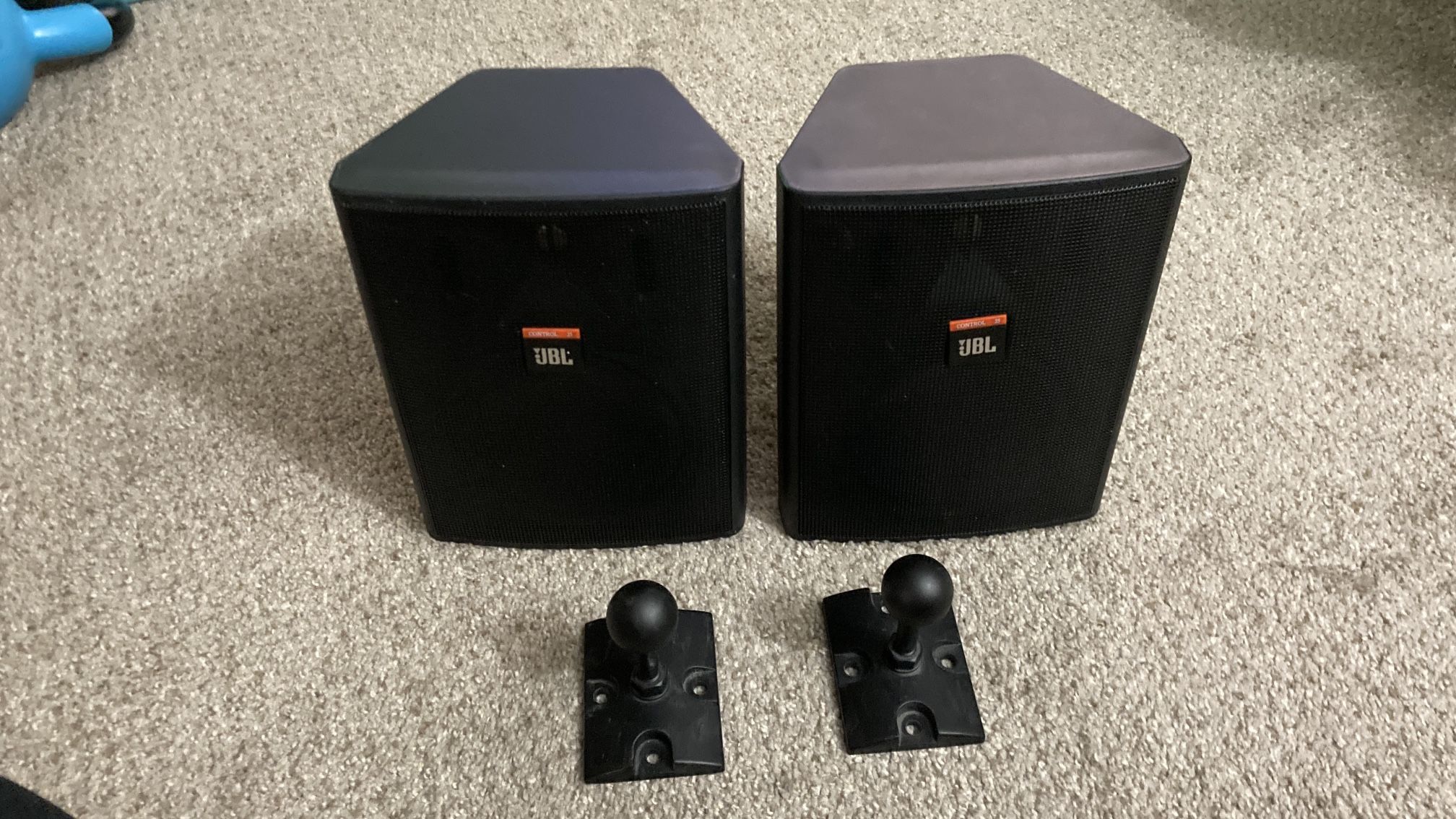 JBL Pro Control 25 Indoor Outdoor Speakers With Mounts