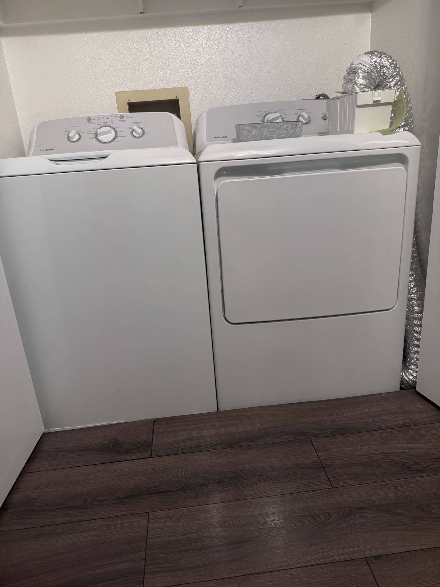 GE Hotpoint washer & electric vented dryer set