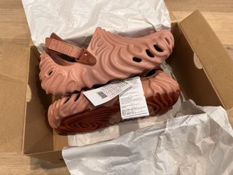 Salehe Bembury x Pollex Clog Crocs - Pale Blush