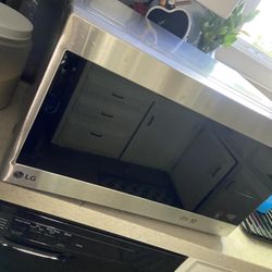LG Microwave Oven $45