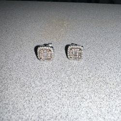 10K Baguette Diamond Earrings