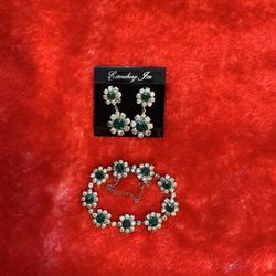 Brand New Vintage Bracelet and Earring Set
