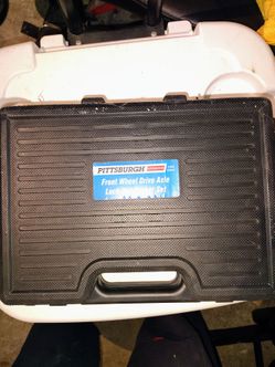 Fwd axel nut socket set