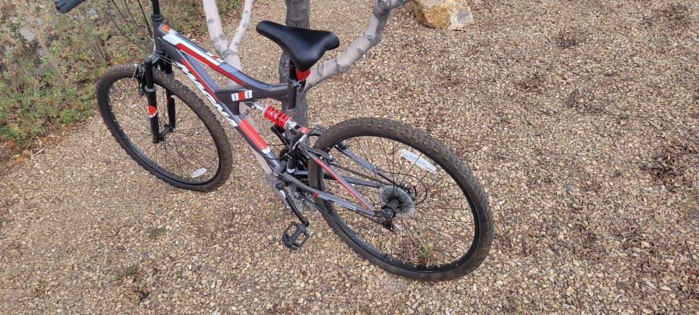 Magna Outreach Men's Mountain Bike, Black and Red, 26 inch