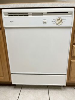 Whirlpool Built-In Dishwasher White