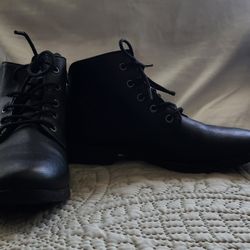 Black Boots SIZE 6