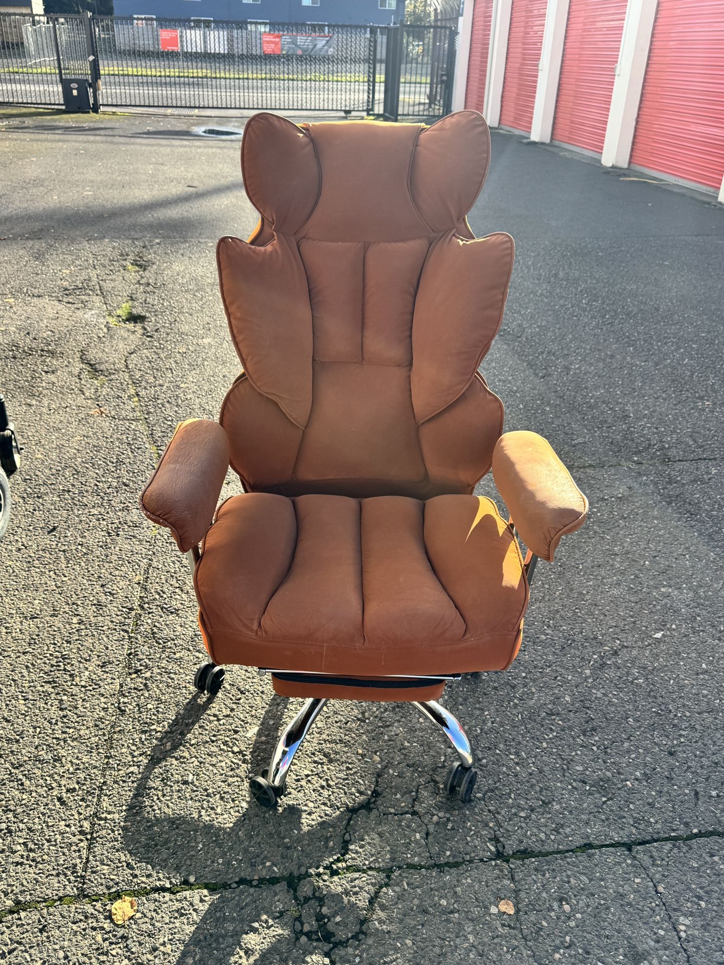 	Luxury Big & Tall Office Chair, 400 lb Support – 