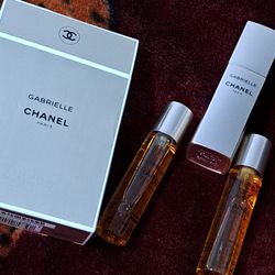 NEW " AUTHENTIC CHANEL " GABRIELLE TWIST & TURN PARFUM SPRAY WITH 2 REFILLS 55$