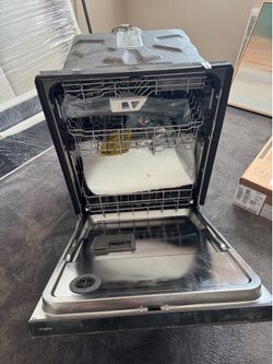 Whirlpool Dishwasher, Black Stainless Steel