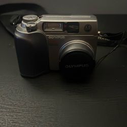 Olympus Camedia C-4000 Zoom