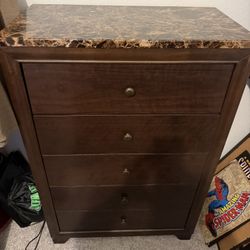 Dresser With 5 Drawers
