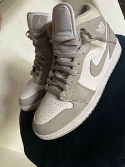 Air Jordan 1 Mid
