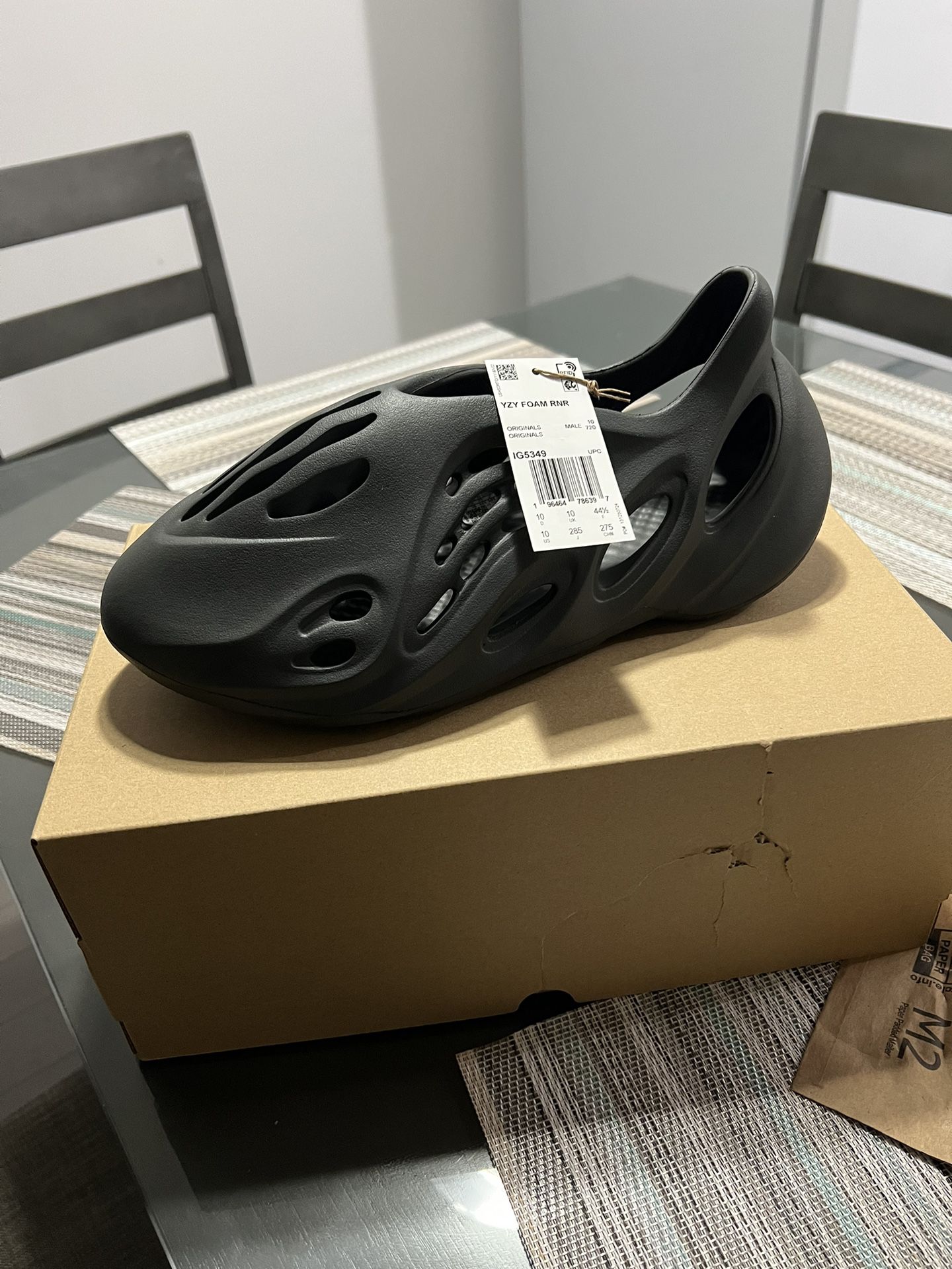 adidas Yeezy Foam Runner Carbon IG5349 Size 11
