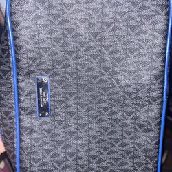 Micheal Kors purse
