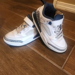 Jordan Spizike Low Kids Shoe
