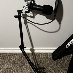 Podcast Or Studio Microphone With Mount