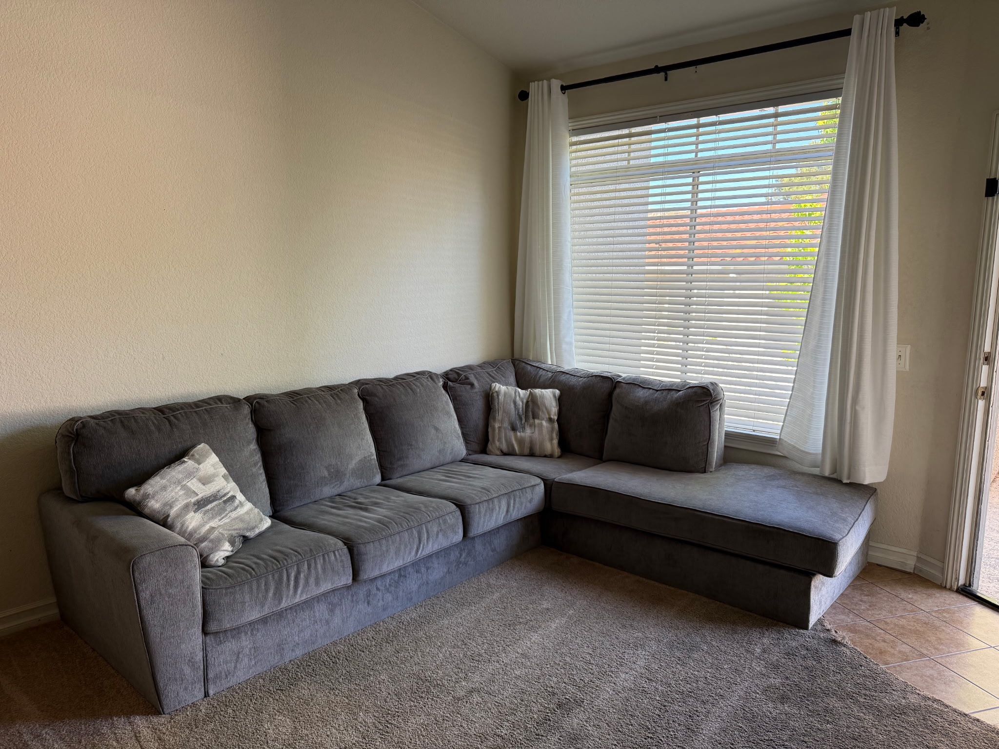 Couches/Sofa/Sectional