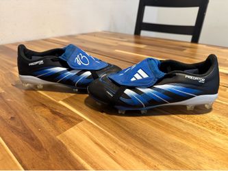 Kids cleats