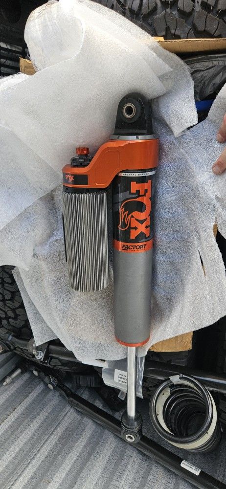 Fox Factory Race Series 3.0 Internal Bypass Front & Rear Shock Package (3.5-4.5) Inch Lift Almost New