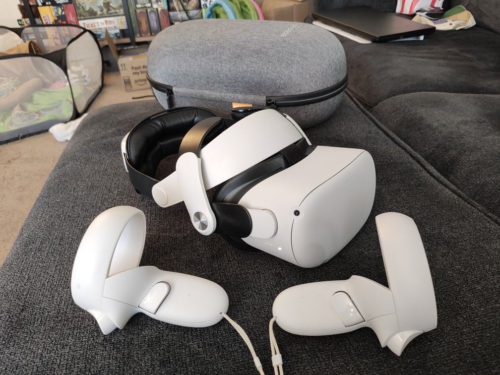 Meta Quest 2 (Oculus Logo 2023) 128GB with BOBO VR Case and Strap