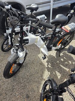 20" bike around 28mph 50 miles distance 1000 watt motor this is a brand new foldable bikd