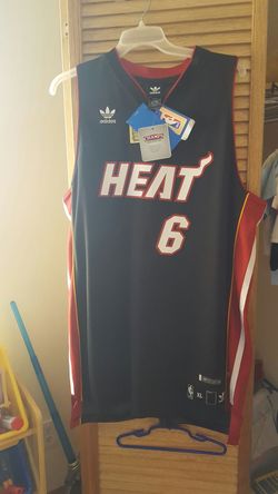 Official NBA Le Bron James Jersey