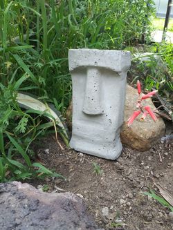 Moai Tiki statue