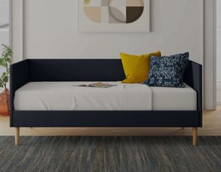Used Daybed With Mattress