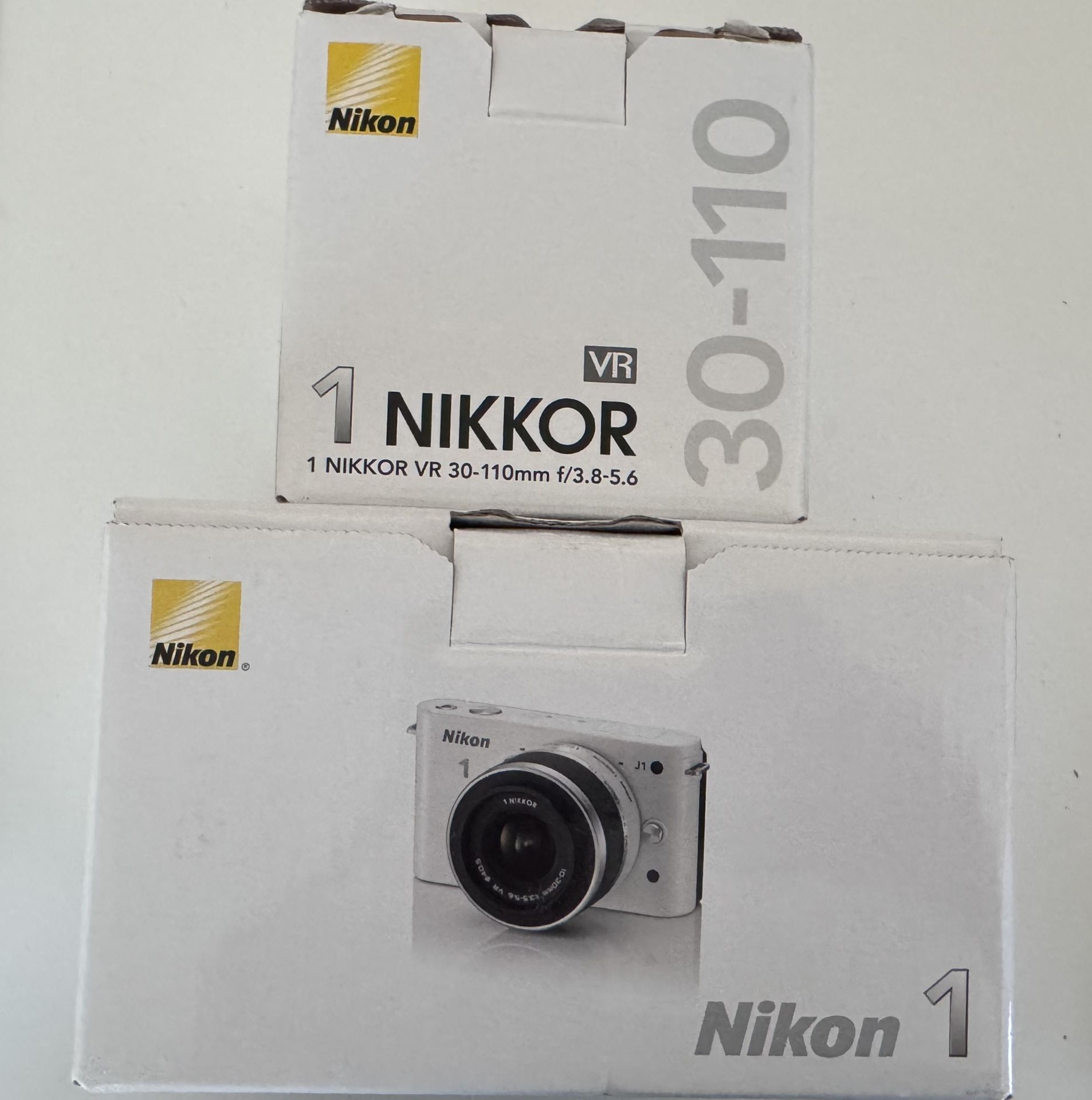 📸 Nikon 1 J1 Camera Kit – 10–30mm & 30–110mm Lenses + Charger