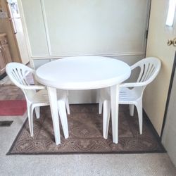 WHITE 38" ROUND PATIO TABLE W/ "PAIR" OF PATIO CHAIRS 