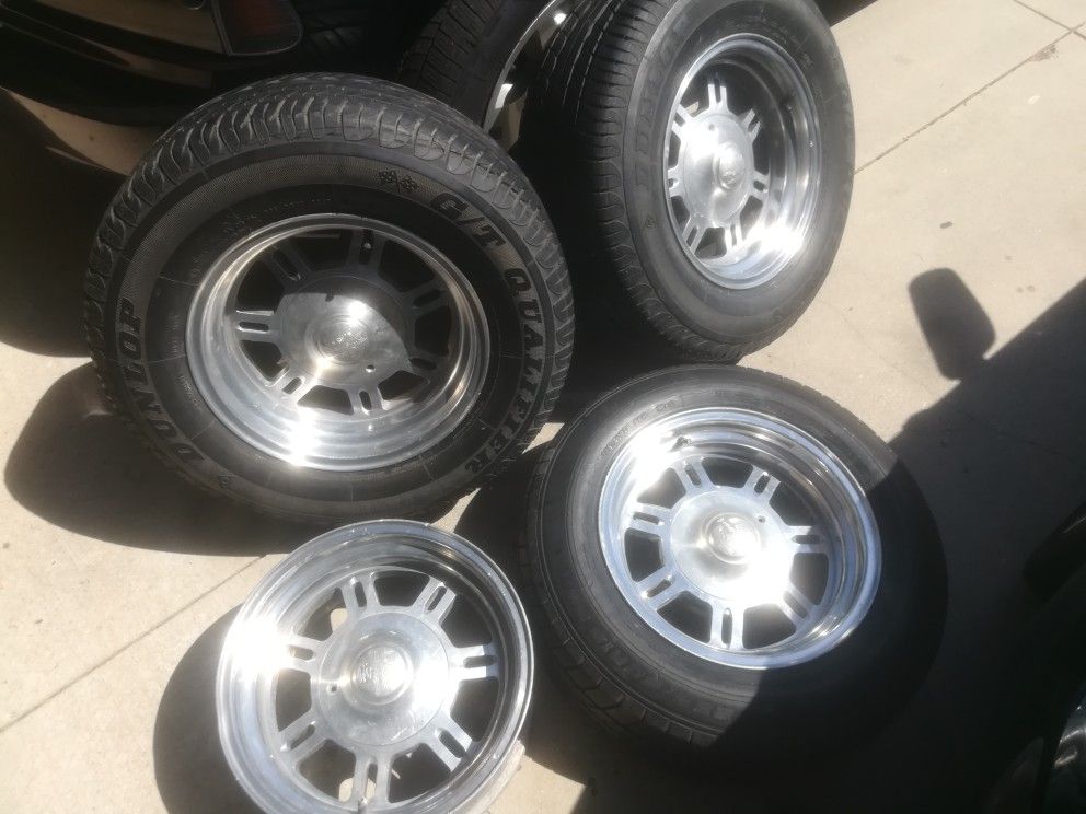 Centerline Thruster Wheels - 15x8 Classic Billet with Dunlop 255/60R15