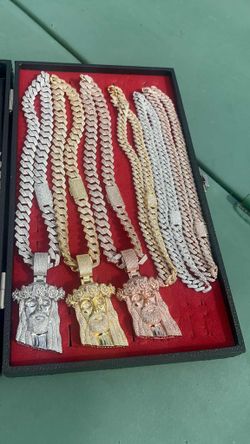 Chain Bracelet And Pendant